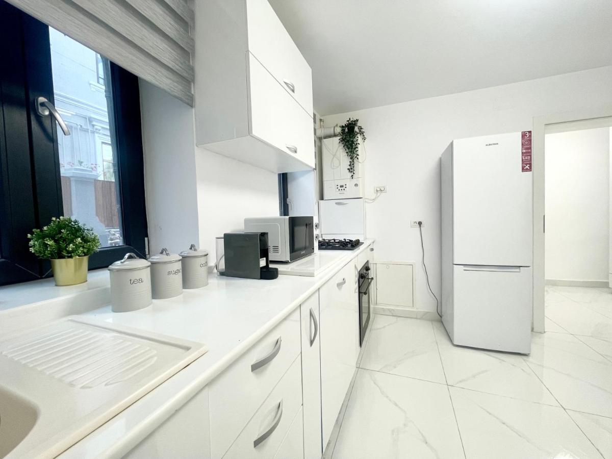 Apollo 1 Apartment Bucharest Exterior photo