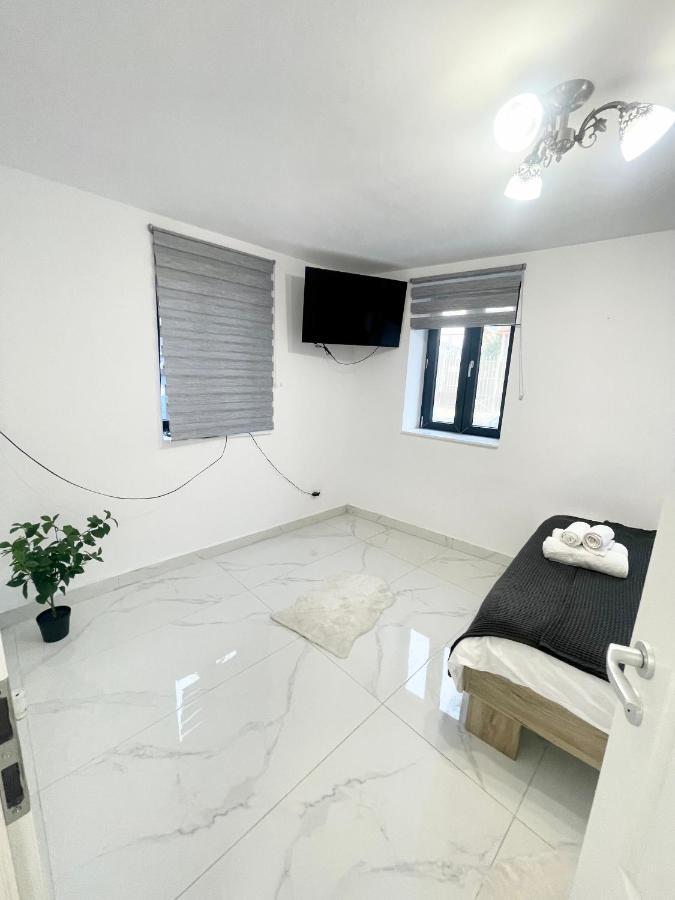 Apollo 1 Apartment Bucharest Exterior photo